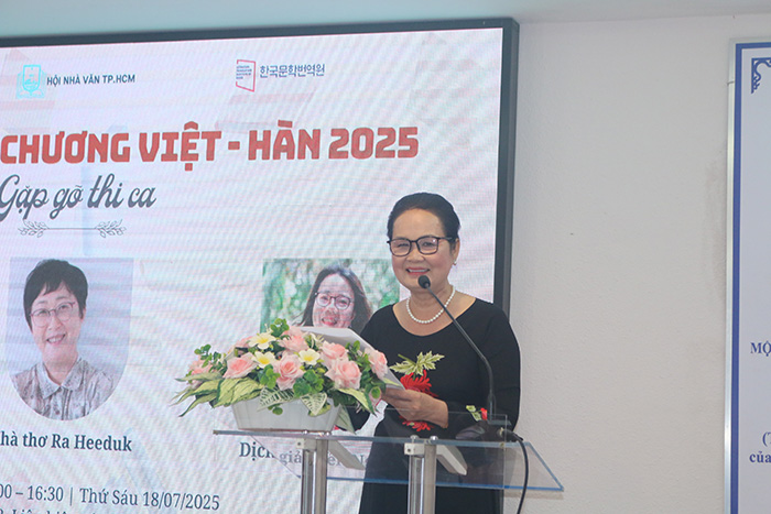 Giao lưu văn chương Việt – Hàn