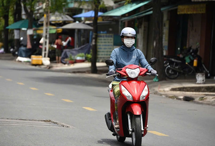 TP.HCM đề xuất cấm xe xăng hai bánh giao hàng, chuyển 400.000 xe sang xe điện