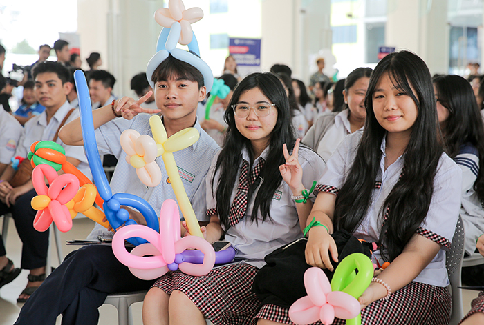 Lần đầu tiên, người học cả nước chào cờ, hát Quốc ca cùng thời điểm trong lễ khai giảng