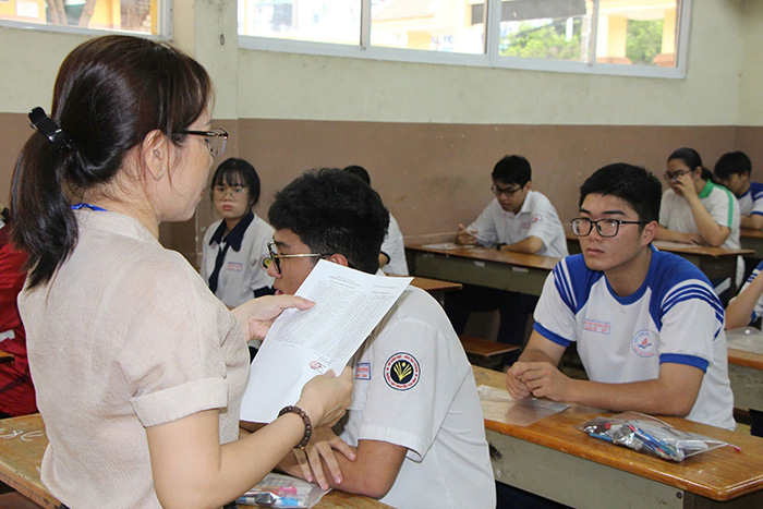 Nhìn lại cách học và thi môn ngữ văn theo chương trình mới