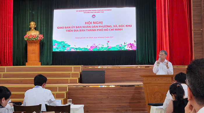 Giám đốc Sở GD-ĐT TP.HCM: “Năm học mới, kiên quyết không để giáo viên dạy thêm chính học sinh của mình”