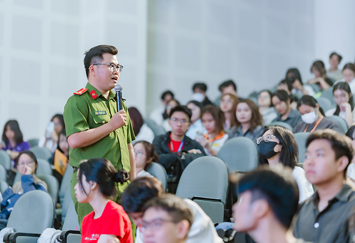 Bộ GD-ĐT cảnh báo thủ đoạn dùng không gian mạng dụ dỗ, lôi kéo học sinh, sinh viên