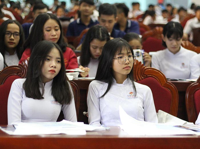 Đề nghị giao sở GD-ĐT chủ trì tuyển dụng, điều động, thuyên chuyển giáo viên