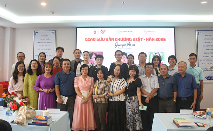 Tác giả trẻ hội nhập với văn chương quốc tế