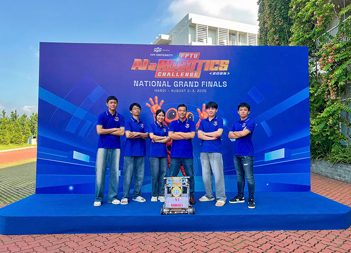 Học sinh Trường THPT Nguyễn Công Trứ khẳng định tài năng công nghệ