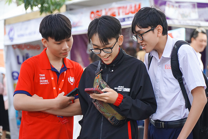 Chỉ công bố điểm trúng tuyển ĐH, CĐ sau 12 giờ 30 ngày 22-8