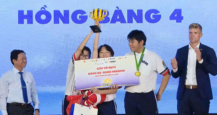Trường THCS Hồng Bàng, TP.HCM giành vô địch quốc gia và “thắng lớn” tại giải Robotacon WRO 2025