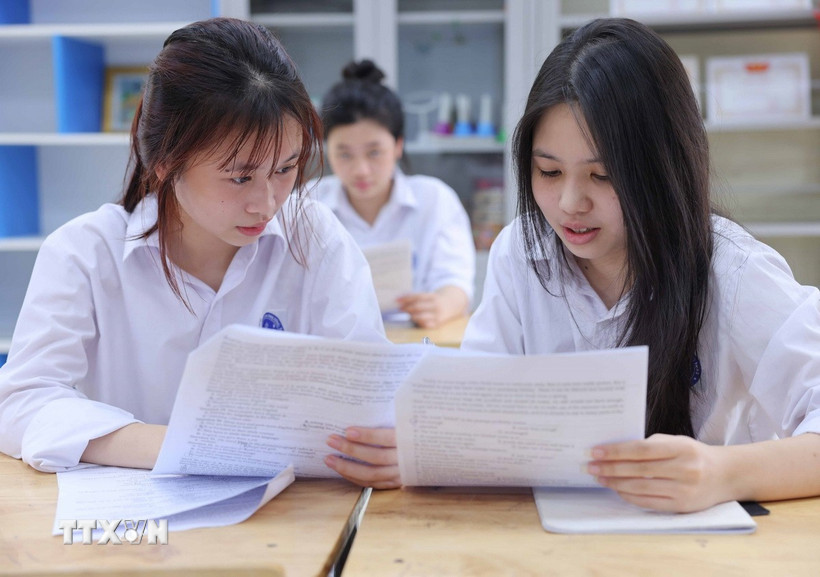 Bộ Chính trị ban hành Nghị quyết về đột phá phát triển giáo dục và đào tạo