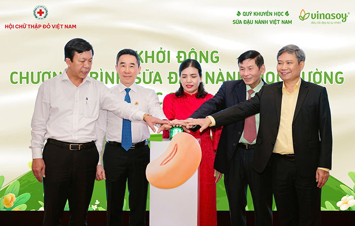 Sữa đậu nành học đường: Trao hơn 13,3 triệu hộp sữa đậu nành cho hơn 898.000 học sinh