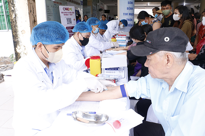 Chương trình “CAREME – Yêu lấy mình” đến với người dân Tây Đô