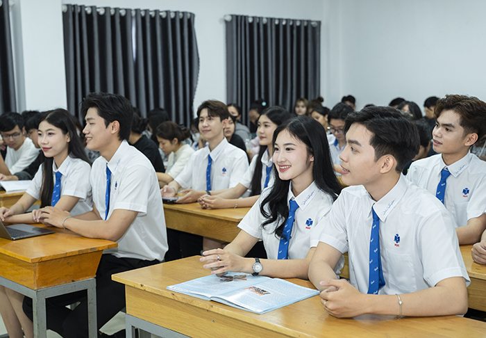 Bộ trưởng Bộ GD-ĐT Nguyễn Kim Sơn: Sẽ triển khai Nghị quyết 71 của Bộ Chính trị ngay từ đầu năm học mới