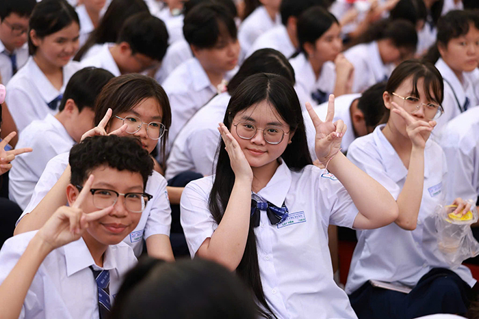 Loại bỏ xét tuyển học bạ là bước đi lùi