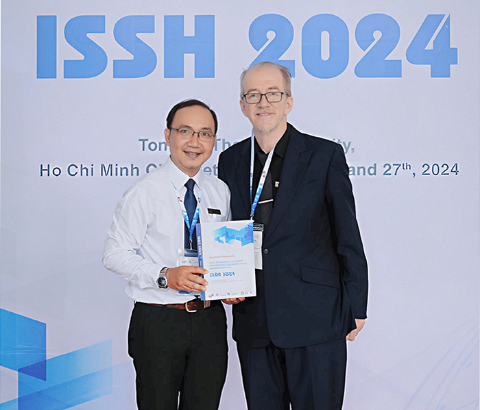 Nhà khoa học quốc tế với tình yêu Việt Nam