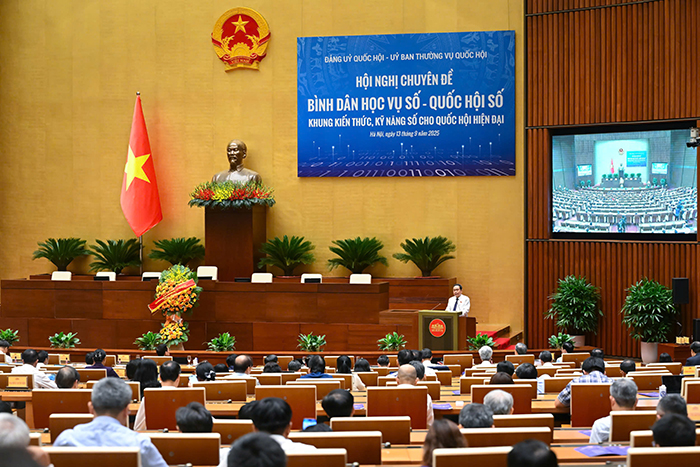 Ai không chuyển đổi số thì đứng qua một bên