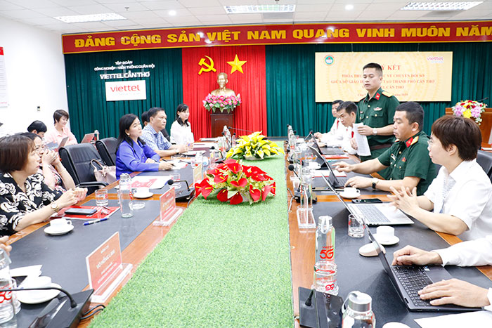 Ký kết hợp tác đẩy mạnh chuyển đổi số trong ngành giáo dục