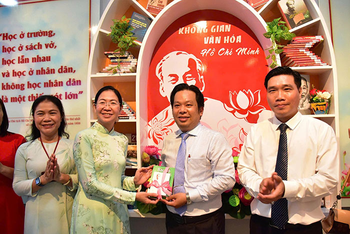 Một trường học TP.HCM đưa Không gian văn hóa Hồ Chí Minh gắn với góc học tập mở