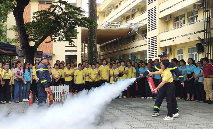 Phường Sài Gòn tập huấn phòng cháy chữa cháy cho gần 300 cán bộ quản lý, giáo viên