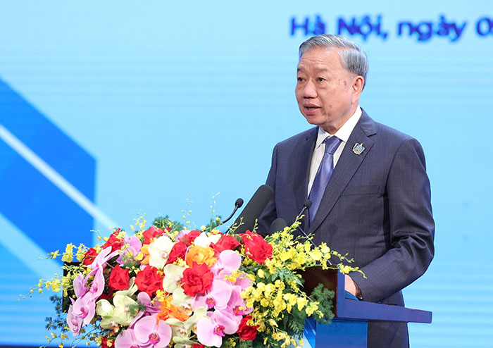 Tổng Bí thư Tô Lâm dặn học sinh, sinh viên phải làm nên chiến thắng mới bằng tri thức, bản lĩnh, sáng tạo