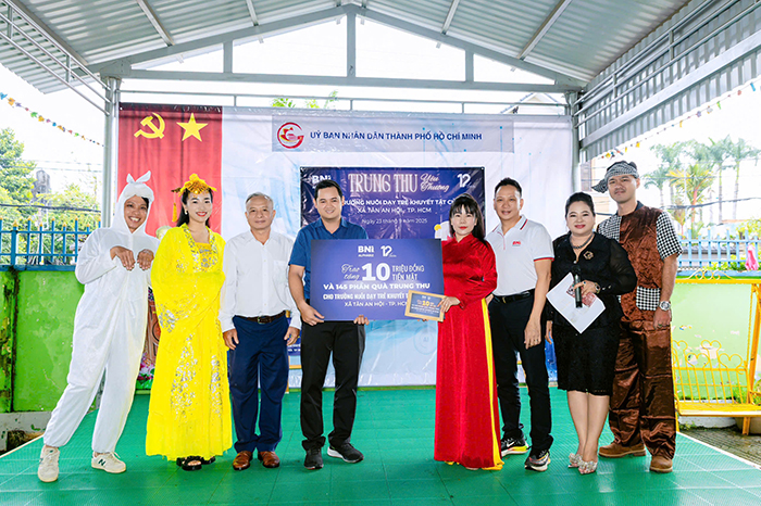 “Đem Trung thu” đến trẻ em khuyết tật