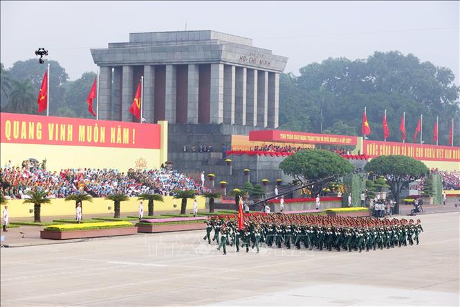 Đội hình diễu binh hùng tráng trên Quảng trường Ba Đình lịch sử