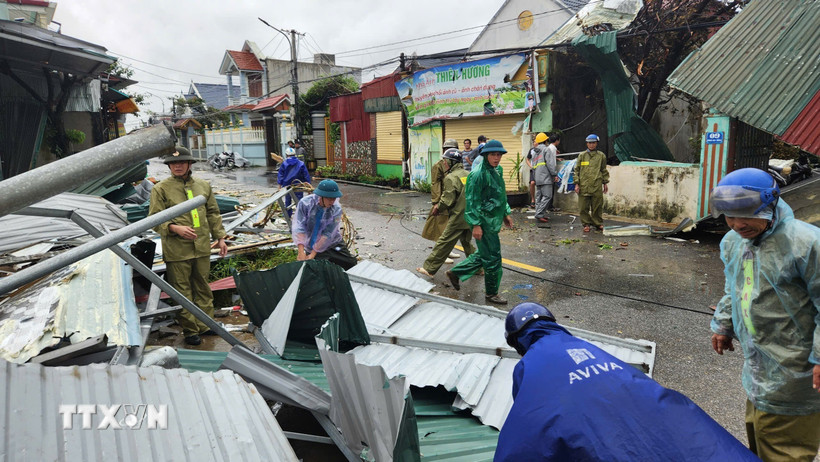 Cảnh tan hoang sau bão số 10 tại các địa phương ở Thanh Hóa