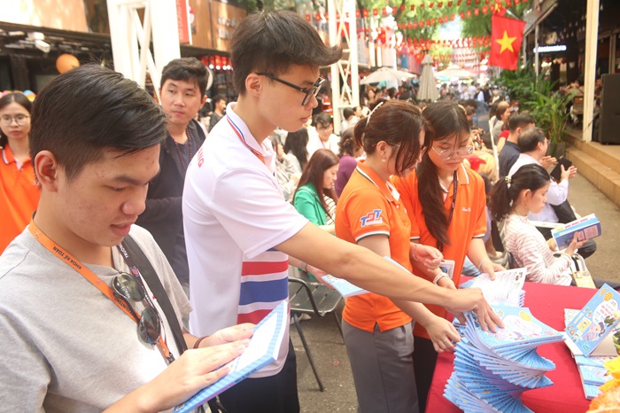 Hướng nghiệp nghề kế toán cho học sinh qua truyện tranh