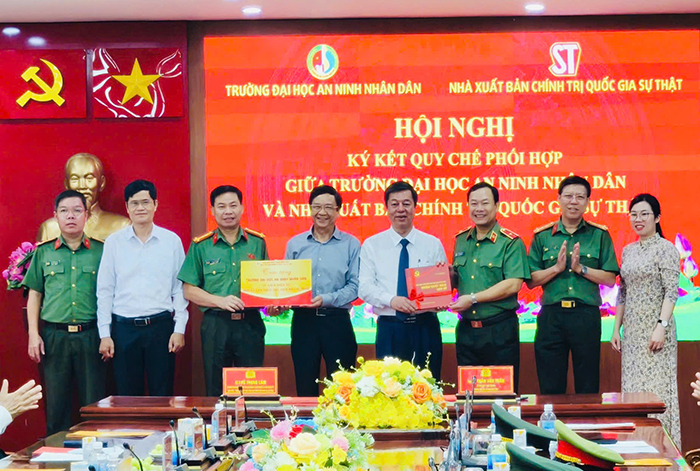 Phối hợp đẩy mạnh công tác tuyên truyền bảo vệ an ninh quốc gia