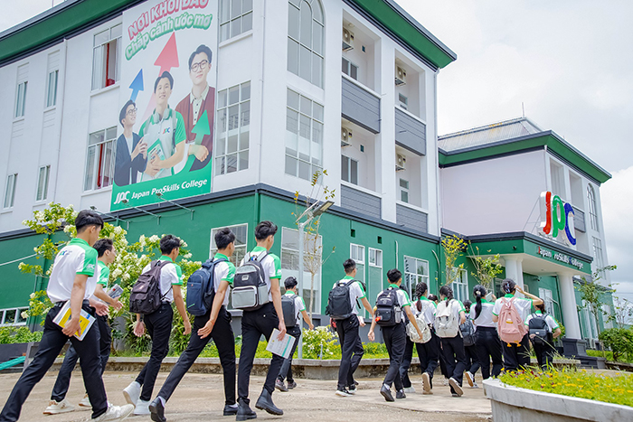 Trường Trung cấp Kỹ năng Chuyên nghiệp Nhật Bản – Japan ProSkills College – JPC giới thiệu mô hình đào tạo trung cấp hoàn toàn khác biệt