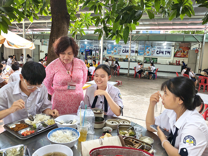 Trường học hạnh phúc khi học sinh ăn ngon, an toàn mỗi ngày