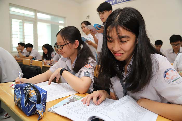 Dạy học bằng tiếng nước ngoài – đôi điều suy ngẫm