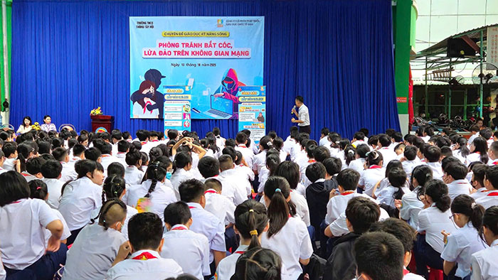 Nâng cao nhận thức cho học sinh với lừa đảo, bắt cóc trực tuyến