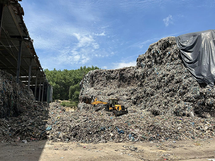 Xử lý vụ chôn lấp rác thải trái phép