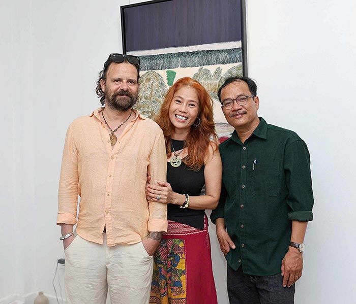 Một triển lãm – hai tâm thức!