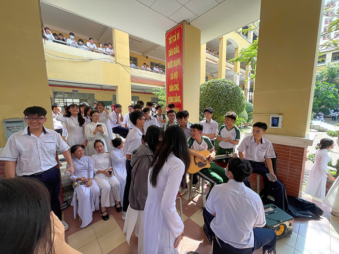 Học sinh THPT An Lạc học cách kết nối thật giữa thời đại số