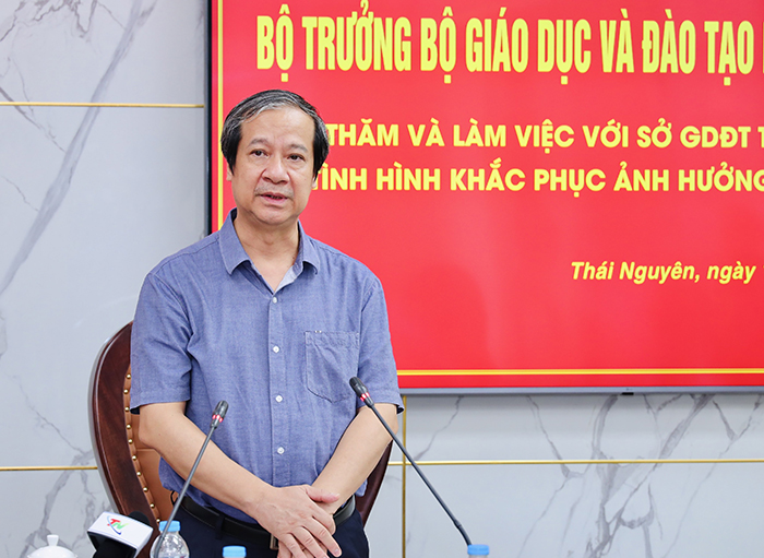 Bộ trưởng Nguyễn Kim Sơn: Ngay đầu tuần, cấp đủ 3.600 bộ sách giáo khoa còn thiếu cho học sinh vùng lũ Thái Nguyên