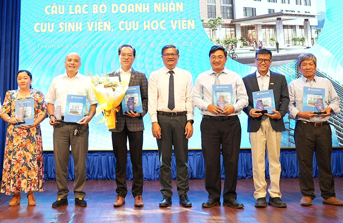 Trường ĐH Mở TP.HCM ra mắt Câu lạc bộ Doanh nhân cựu sinh viên, cựu học viên