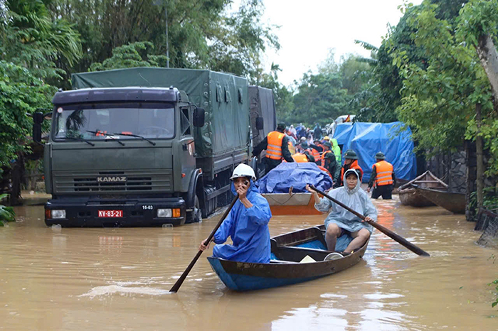 Đà Nẵng: Nỗ lực hỗ trợ người dân “vượt” lũ