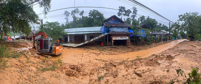 Mưa lớn gây ngập nặng nhiều nơi tại TP.Huế và Đà Nẵng