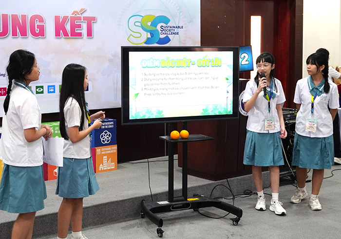 Trường ĐH Quốc tế phối hợp Sở GD-ĐT TP.HCM tổ chức cho học sinh thi “Sáng kiến xây dựng xã hội bền vững”