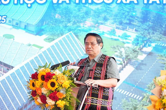 Thủ tướng dự lễ khởi công Trường nội trú liên cấp xã biên giới Tây Giang