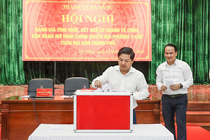 Đà Nẵng ủng hộ đồng bào miền Trung khắc phục hậu quả bão số 10