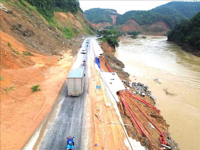 Chủ động ứng phó nguy cơ mưa lũ, sạt lở đất do ảnh hưởng của bão số 11