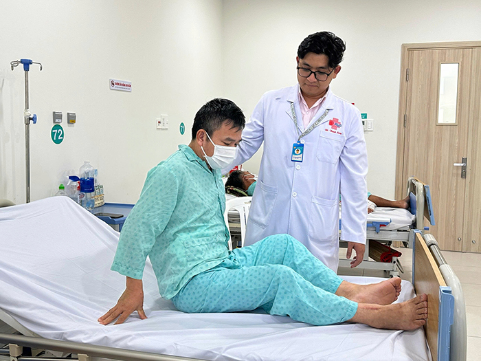 Phẫu thuật robot cứu người bệnh tiên lượng chỉ còn sống được 5 tháng