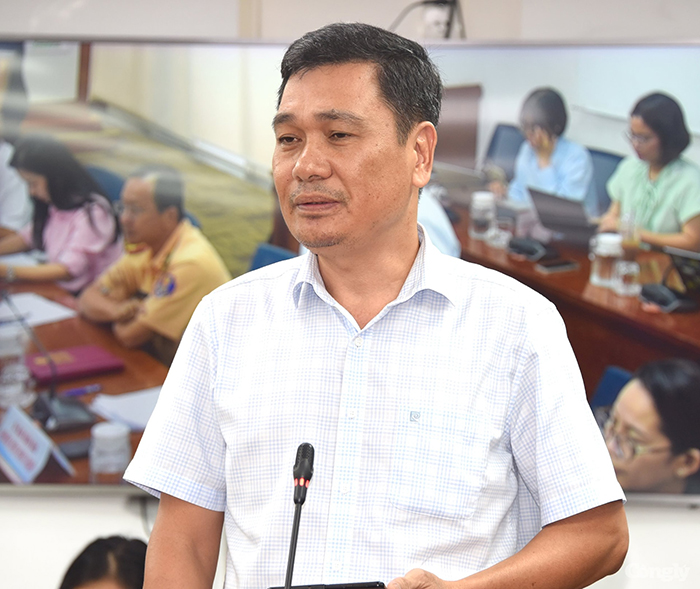 Sở Xây dựng TP.HCM lên tiếng về tình trạng biển báo giao thông bị che khuất