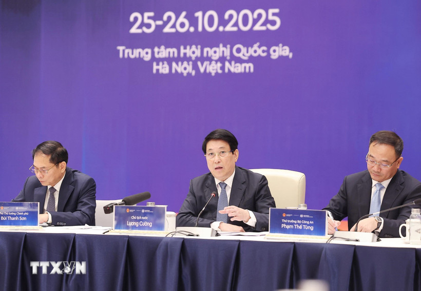 Chủ tịch nước Lương Cường kiểm tra buổi tổng duyệt Lễ mở ký Công ước Hà Nội