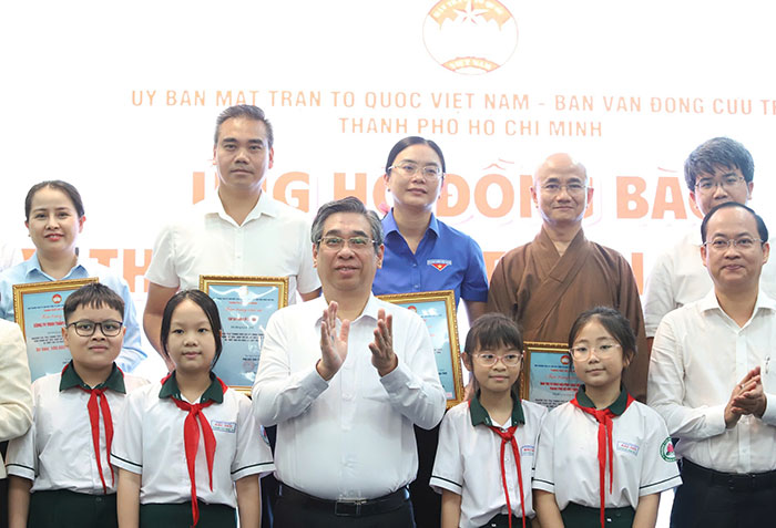 TP.HCM hướng về miền Trung, ủng hộ hơn 35,6 tỷ đồng giúp đồng bào vùng bão số 10