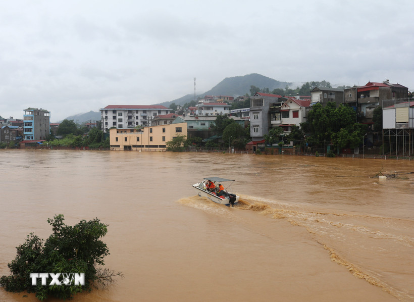 Quân đội sẵn sàng bay cứu hộ, cứu nạn, tiếp cận vùng bị chia cắt do mưa lũ