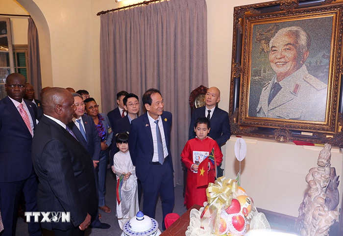 Tổng thống Nam Phi đến thăm gia đình Đại tướng Võ Nguyên Giáp