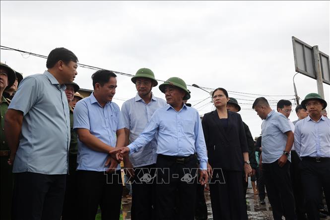 Thường trực Ban Bí thư: Không để người dân bị thiếu thốn, cô lập trong thiên tai