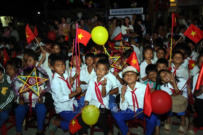 Chủ tịch nước Lương Cường gửi thư chúc Tết Trung thu năm 2025